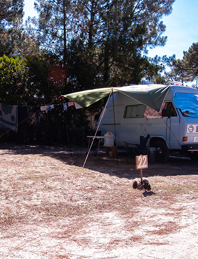 Emplacement Confort avec électricité pour tente du camping Montacabana à Montalivet en Gironde